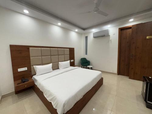 Faridabad Casa | Hotel Deciduous