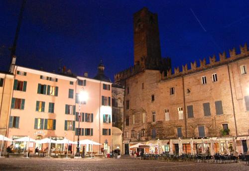 Old Town Hotel | Hotel dei Gonzaga, MantegnaHotels