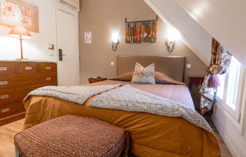 Montparnasse Hotel | Hotel des Bains