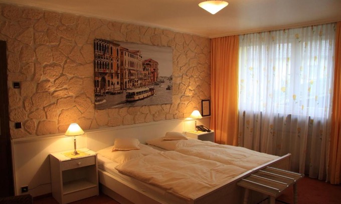 Burgel Hotel | Hotel Die Post