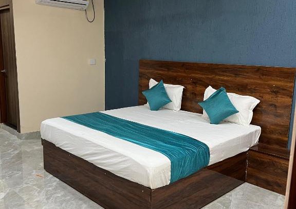 Bhopal Hotel | HOTEL DREAM INN ROOMS AND ROOFTOP
