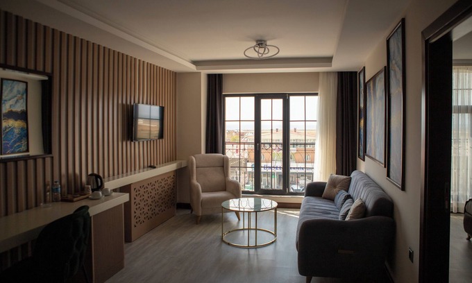 Van Hotel | HOTEL EDEN'S