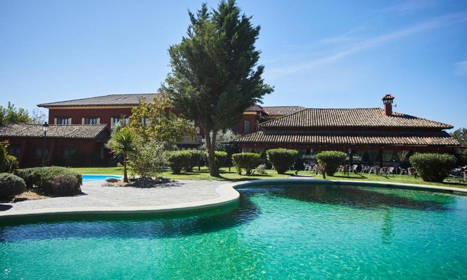 Candeleda Hotel | Hotel El Mirlo Blanco