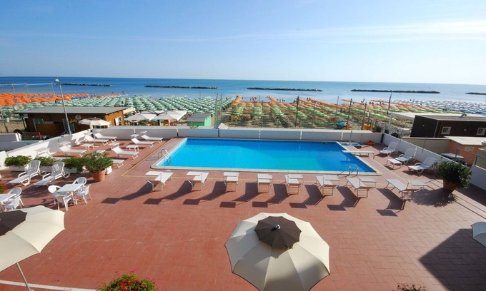 Pesaro Hotel | Hotel Embassy Pesaro
