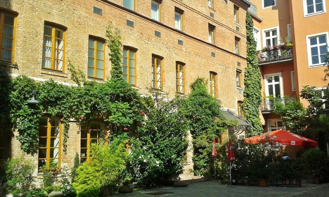 Funfhaus Hotel | Hotel Fabrik Wien