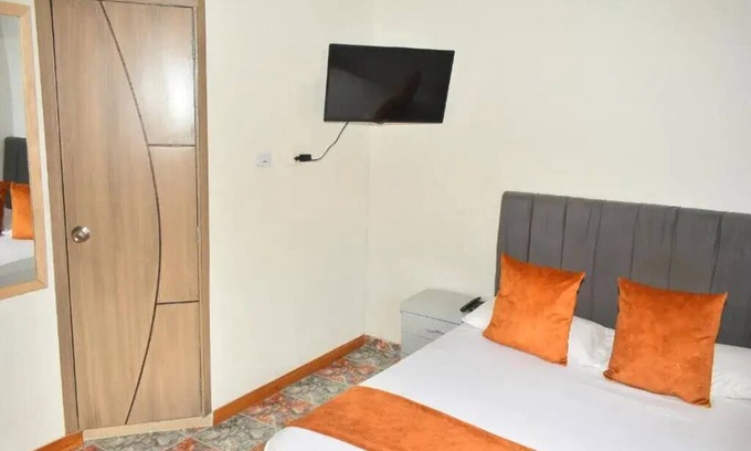 Suba Cama Y Desayuno | Hotel Flamante Bulevar- Habitación Doble con baño privado 2