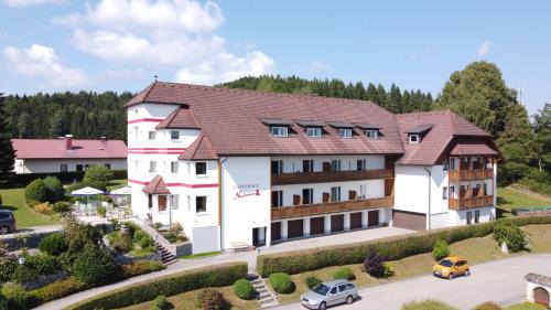 Kaltenberg Casa | Hotel Gästehaus Neubauer
