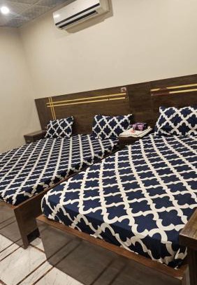 Gulshan-e-Iqbal Casa | Hotel Galaxy Guest House Karachi
