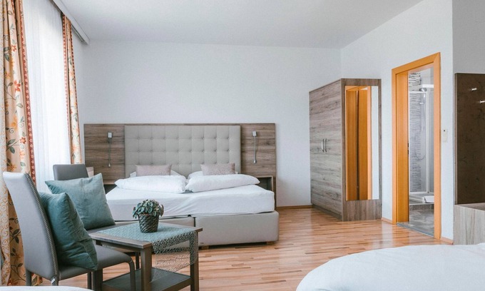 Illmitz Casa | Hotel Garni Dreibettzimmer Du/wc - Hotel Johannes-zeche Tauber
