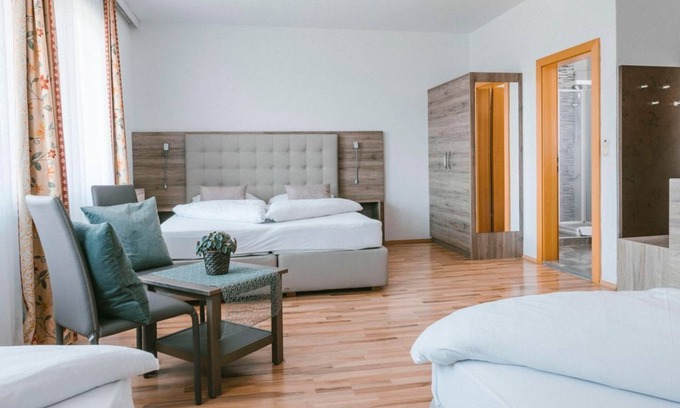 Illmitz Casa | Hotel Garni Dreibettzimmer Du/wc - Hotel Johannes-zeche Tauber