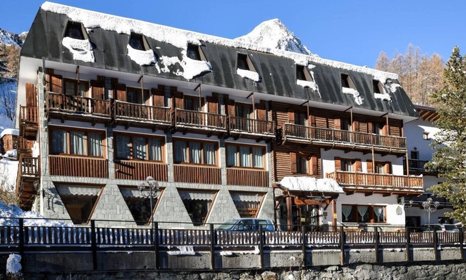 Saint Jacques Hotel | Hotel Genzianella