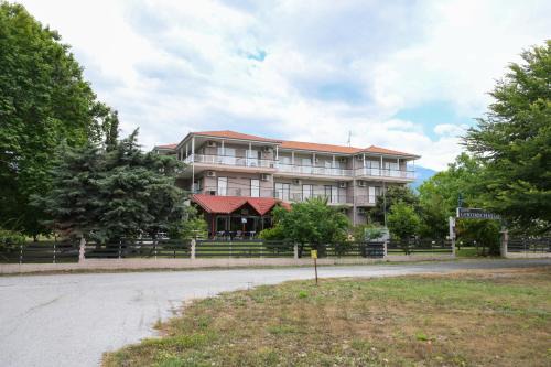 Paralia Skotinis Apartamento | Hotel Geromichalos