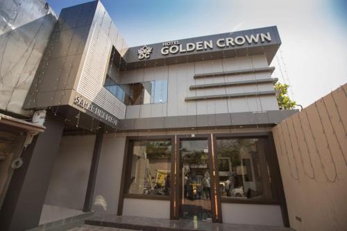 Vile Parle Casa | Hotel Golden Crown
