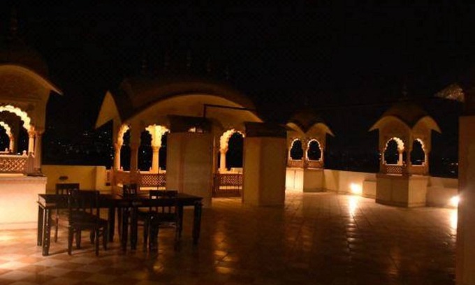 Amer Fort Road Hotel | Hotel Golden Ram Vilas