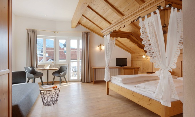 Old Town Hotel | Hotel Goldene Rose