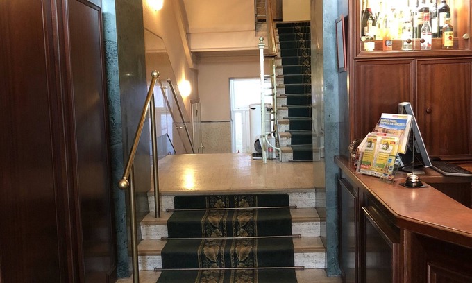 Landstrasse Hotel | Goldene Spinne