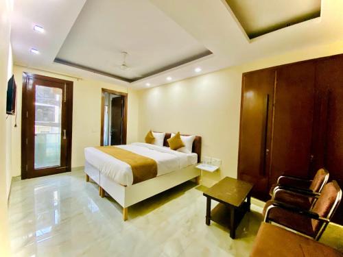 Kalkaji Hotel | Hotel Grand - Govindpuri