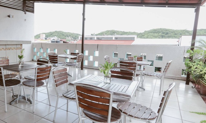 Crucecita Hotel | Hotel Guivá Huatulco