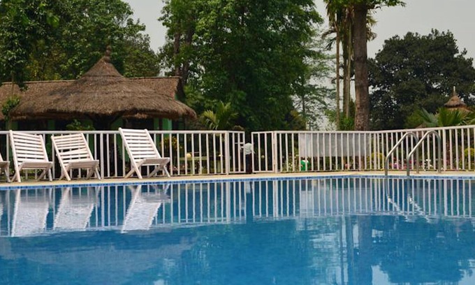 Sauraha Hotel | Hotel Hermitage