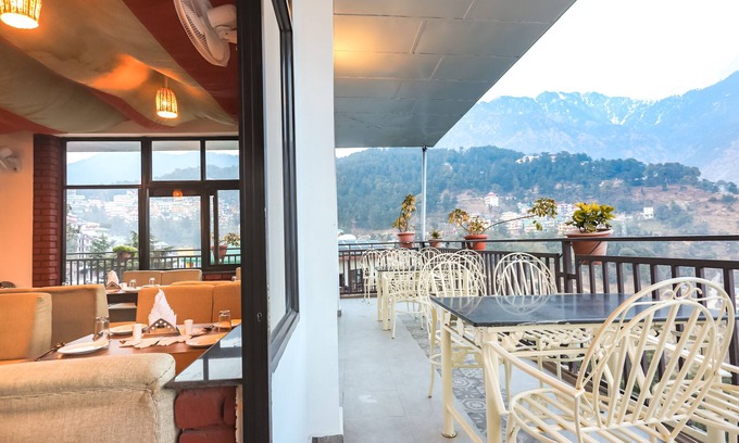 Dharamshala Hotel | Hotel Holiday Hill
