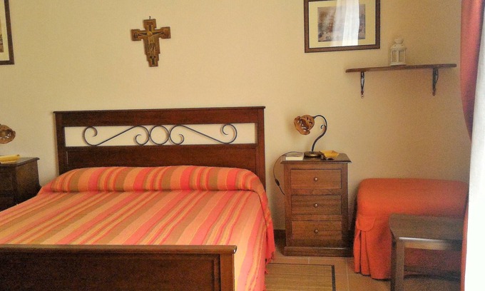 Randazzo Apartamento | HOTEL HOUSE AZALEA - MINI-APARTAMENTO AZALEA 3