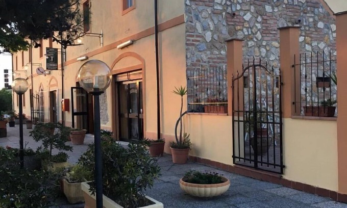 Castellina Marittima Hotel | Hotel il Malandrone