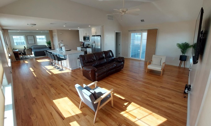 Island Park Casa | Hotel Inspired Modern Retreat - Up to 30% Off
