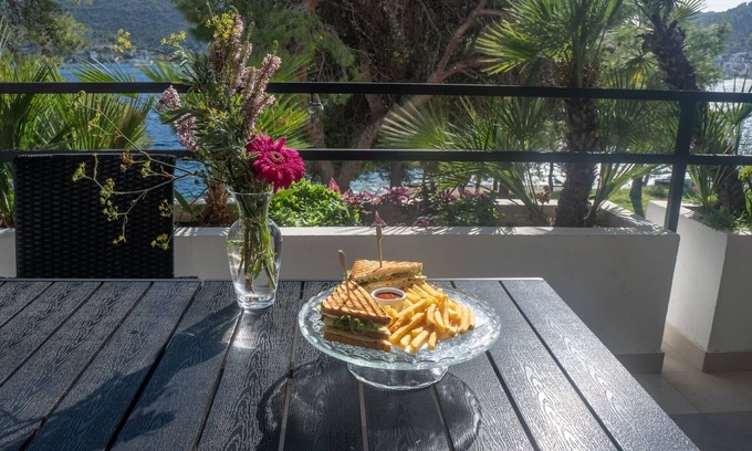 Cove Rogacic Casa | Hotel Issa - Double Room Park View 43