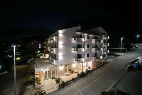 Drvenik Hotel | HOTEL IVANDO - K&S