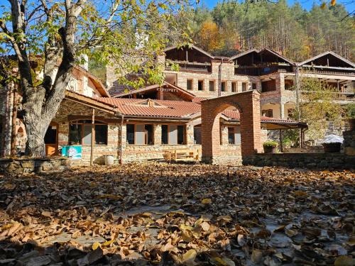 Smolyan Complejo | Hotel Izvorat Arda - Хотел Изворът Арда