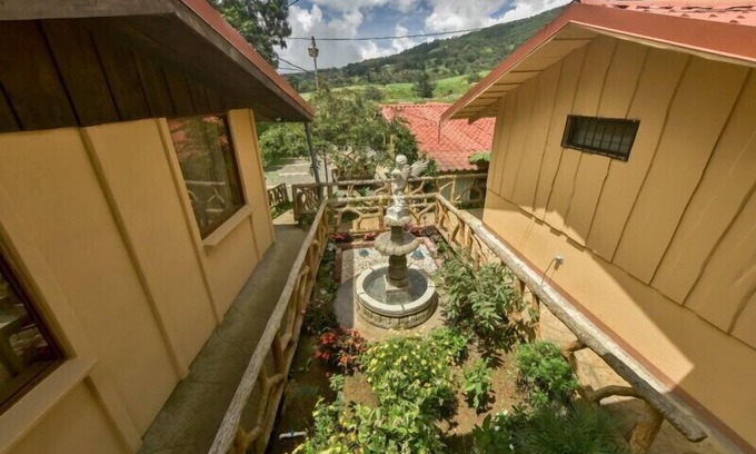 Sabanilla Hotel | Hotel La Paz