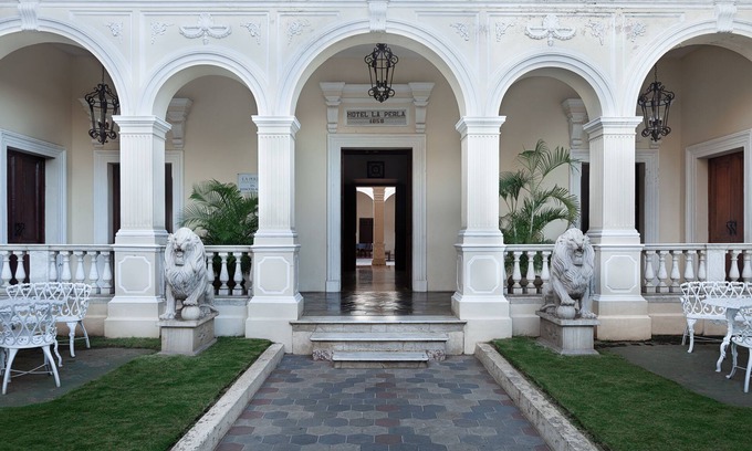 Leon Cama Y Desayuno | Hotel La Perla