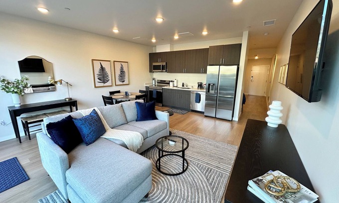 Point Loma Heights Apartamento | Hotel-like residence with full kitchen, large patio, pet friendly, free parking
