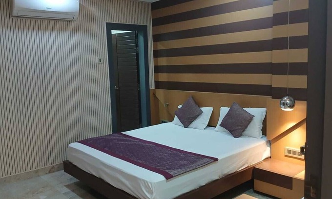 Kanpur Hotel | Hotel Lotus