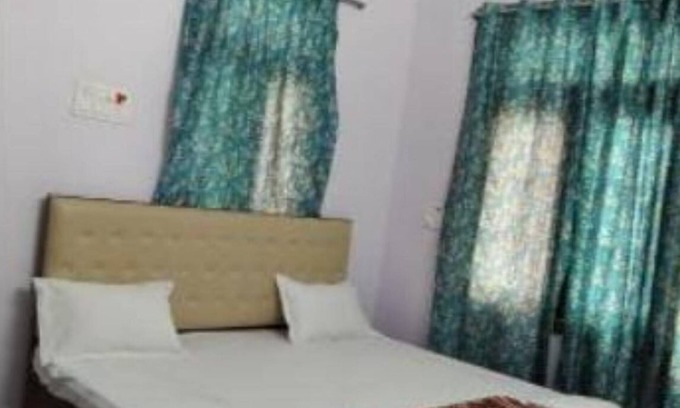 Mahmoorganj Hotel | Hotel Mahadev inn