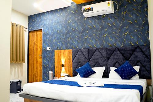 Ujjain Hotel | Hotel Mahalok Palace