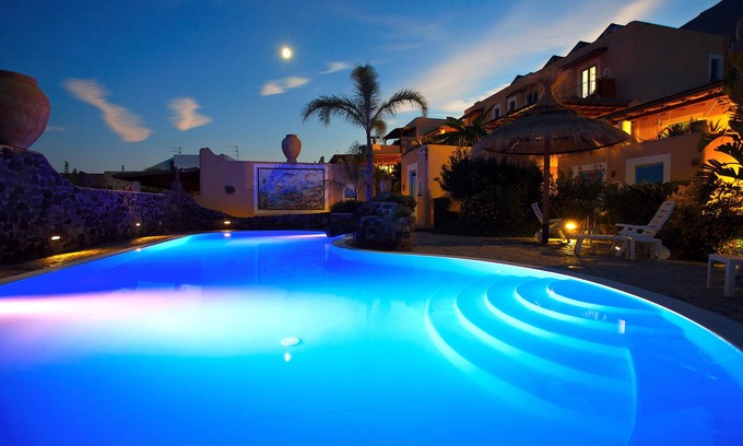 Santa Marina Salina Hotel | Hotel Mamma Santina