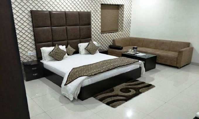 Kanpur Hotel | Hotel Mandakini Lush