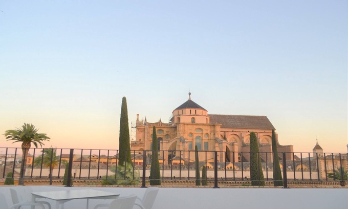 La Catedral Hotel | Hotel Marisa