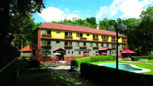 Hluboka nad Vltavou Hotel | Hotel Milan Vopicka