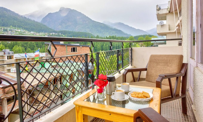 Aleo Cama Y Desayuno | Hotel Monarch Residency Manali