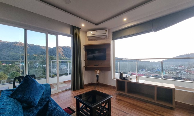 Dalhousie Hotel | Hotel Moonglade By Royal Stays Dalhousie