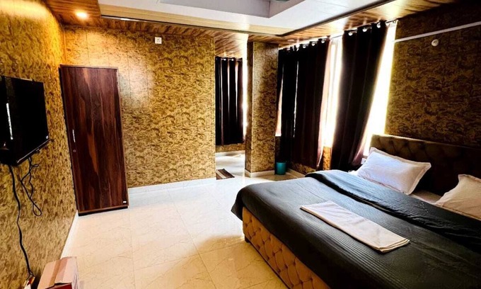 The Mall Road Complejo | Hotel Mussoorie Gold Mary