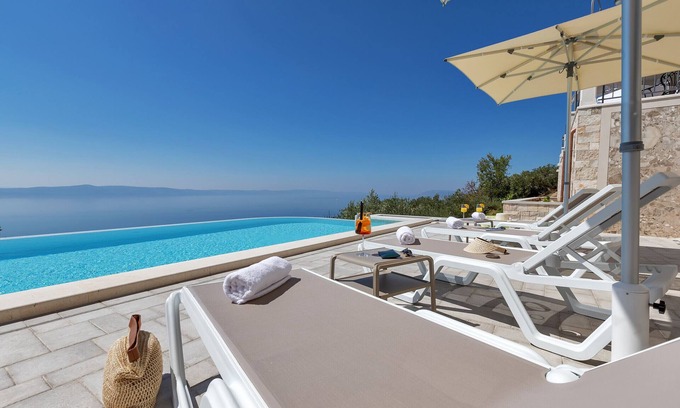Podgora Cama Y Desayuno | Hotel Nature's Retreat, Deluxe suite with balcony and sea view