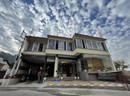 Dharamshala Hotel | Hotel Nature’s View Loharkar