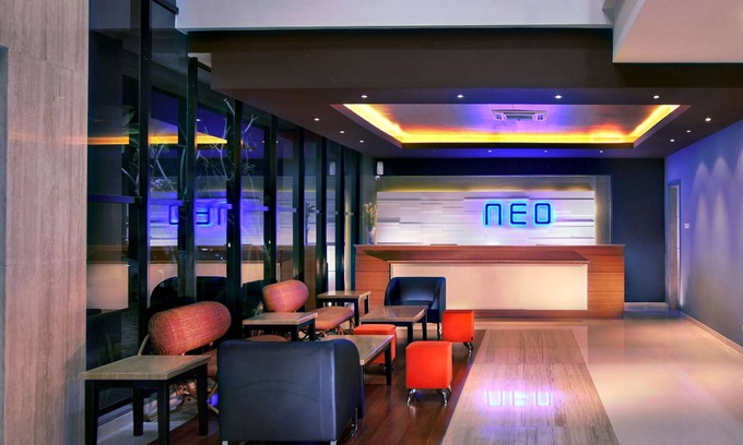 Semarang Hotel | Hotel Neo Candi Simpang Lima - Semarang by ASTON