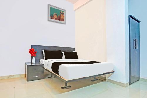 Indore Hotel | Hotel O Eternity Shivay