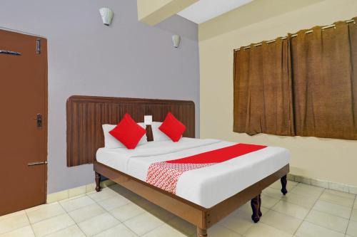 Hyderabad Hotel | Hotel O HRR Hotels Near Paradise circle