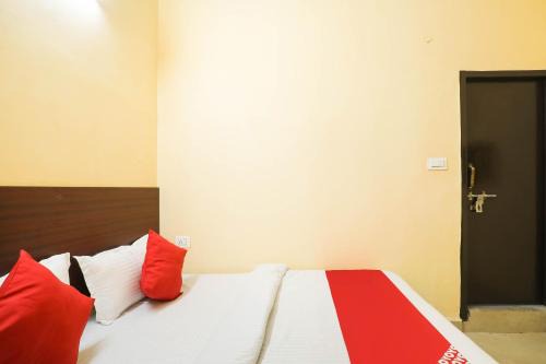 Mohangarh Hotel | Hotel O Laavin Inn Near Gomti Riverfront Park