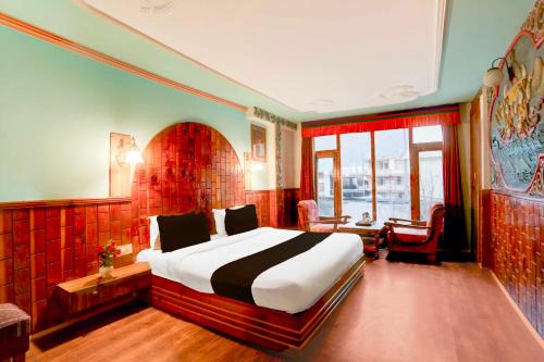 Aleo Hotel | Hotel O Mall Road Manali Downtown Hadimba Temple